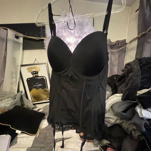 Vintage plus size 2 torrid corset bustier w/ruffle hem & garter straps - Picture 3 of 6